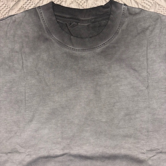 Men's Gray T-Shirt- includes 2. (051) large - Picture 3 of 5